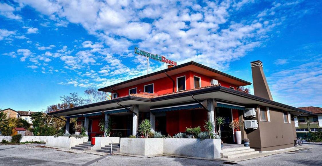 Locanda Rossa Hotel Romans di Varmo Екстериор снимка