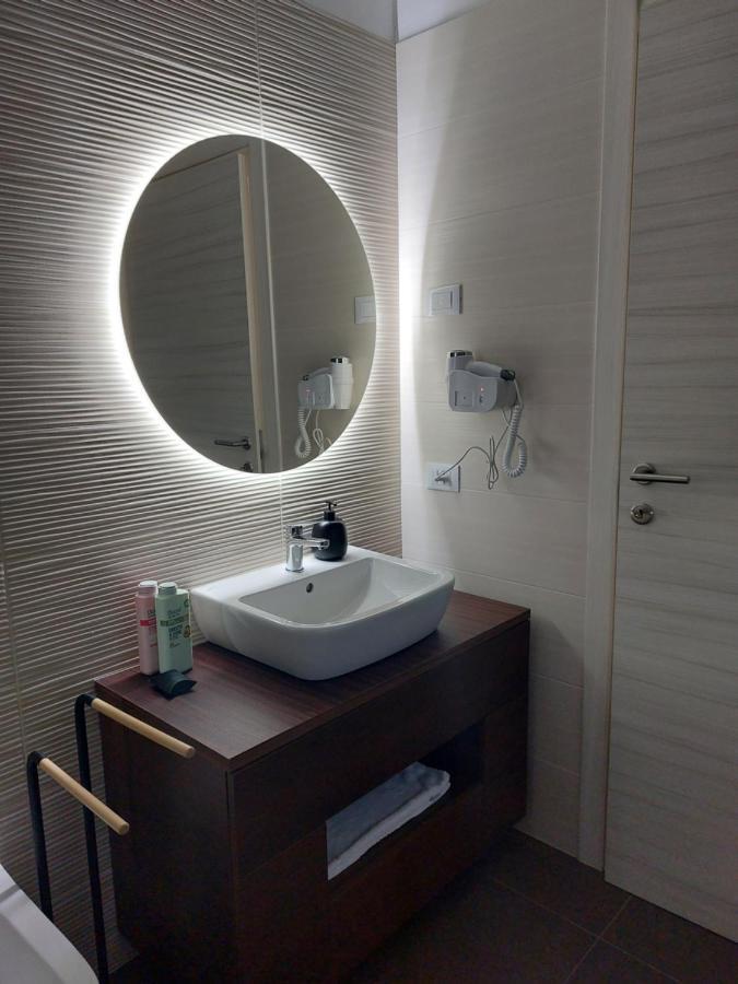 Locanda Rossa Hotel Romans di Varmo Екстериор снимка