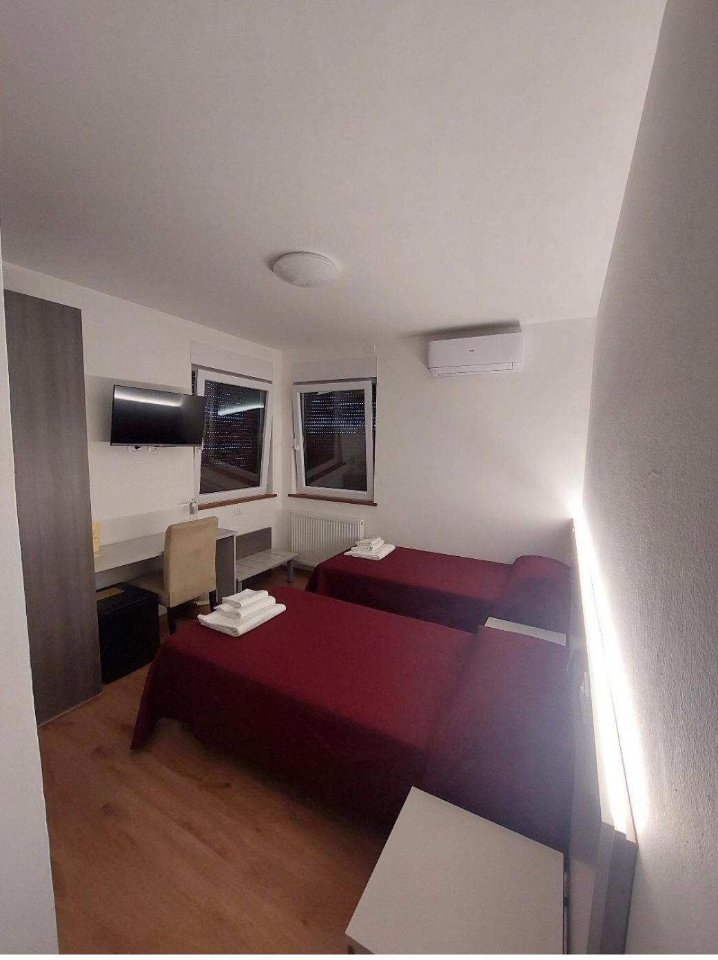 Locanda Rossa Hotel Romans di Varmo Екстериор снимка